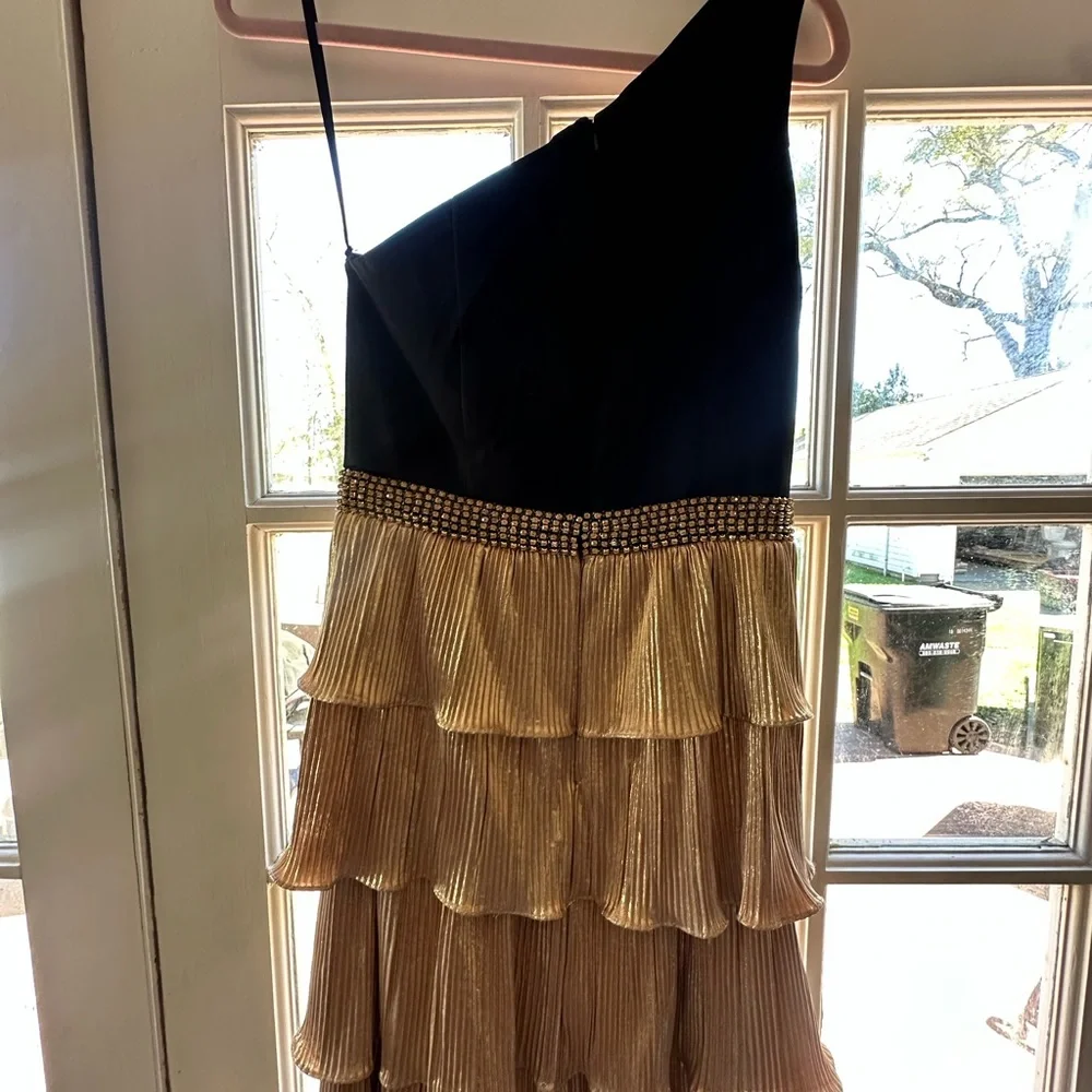 Ieena for Mac Duggal size 6. Worn once. - Picture 7 of 12